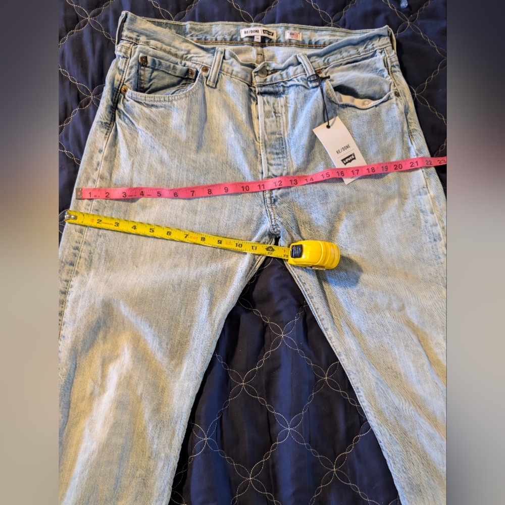 (Levi's) RE/DONE VINTAGE CROP RELAXED SUMMER BLUE JEANS WITH HIGH WAIST - Picture 10 of 16